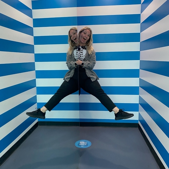 Meet your Posher, Janea - Picture 1 of 1